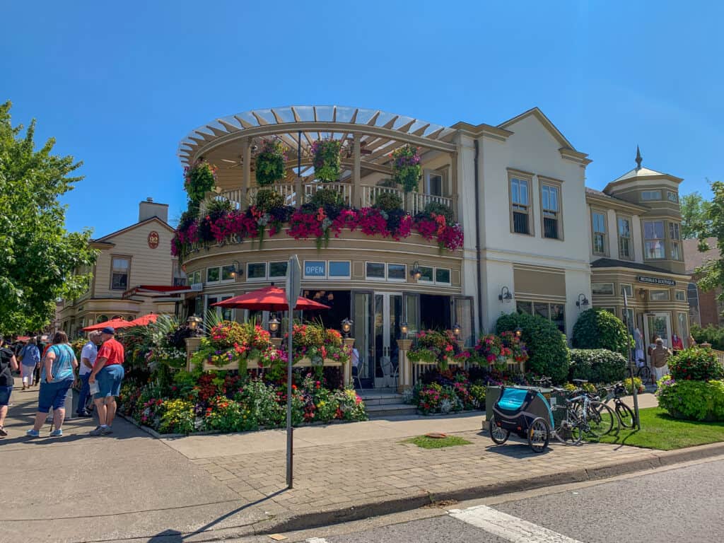 restaurant on Queen Street