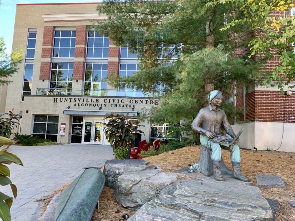 the statue of Tom Thompson in front of the Algonquin Theatre